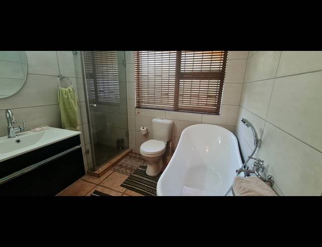 4 BEDROOM HOUSE FOR SALE IN LAKELAND ESTATE